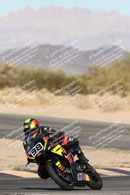 media/Dec-07-2025-CVMA (Sun) [[3e7d2de5dc]]/Race 9-Formula UL Shootout/